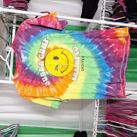 BUBBA GUMP SHRIMP CO. TIE-DYE T-SHIRT SIZE MEDIUM - Picture 1 of 4